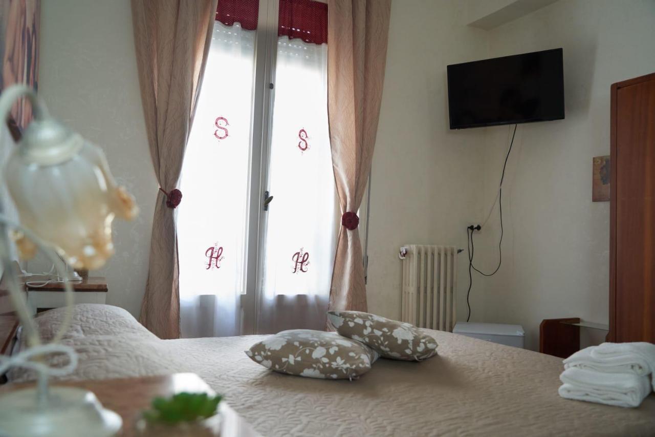 Le Stanze Di Ricci - Affittacamere Low Cost Lesina Eksteriør bilde
