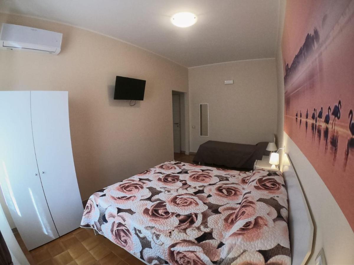 Le Stanze Di Ricci - Affittacamere Low Cost Lesina Eksteriør bilde
